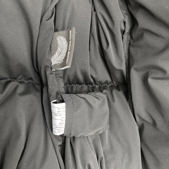 Aritzia The Group by Babaton Park City Puffer in Black - Picture 10 of 12